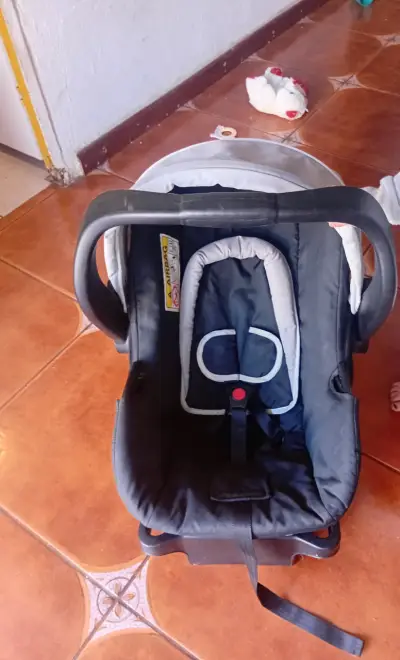 Silla de Auto para Bebé Infanti con Base - miniatura 1