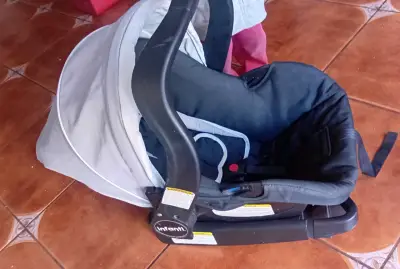 Silla de Auto para Bebé Infanti con Base - miniatura 2