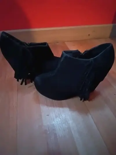 Botines negros con flecos para mujer - miniatura 2