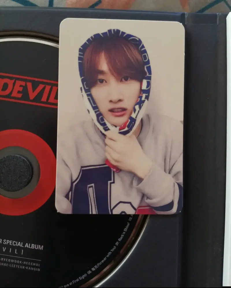 Álbum especial Super Junior Devil - 3