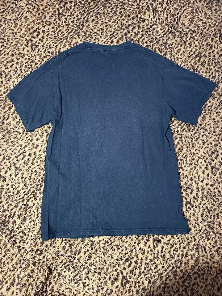 Polera Adidas negra con logo estampado - 3