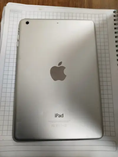 iPad Mini Apple en buen estado - miniatura 2
