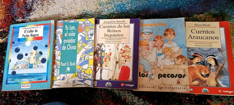 Colección de libros infantiles y juveniles en español