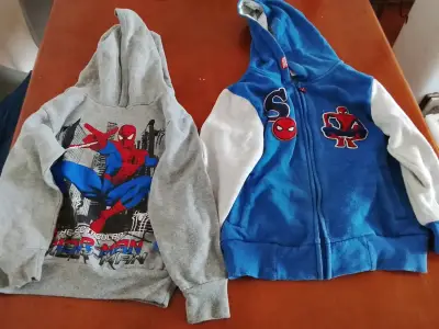 Lote de ropa talla 6 con poleras y pantalones va - miniatura 2