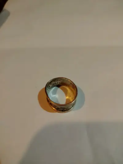 Anillo de plata y oro con diseño grabado - miniatura 3