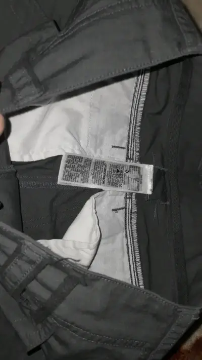 Pantalones cargo gris oscuro para hombre - miniatura 2