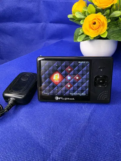Reproductor multimedia portátil Fujitel - miniatura 1