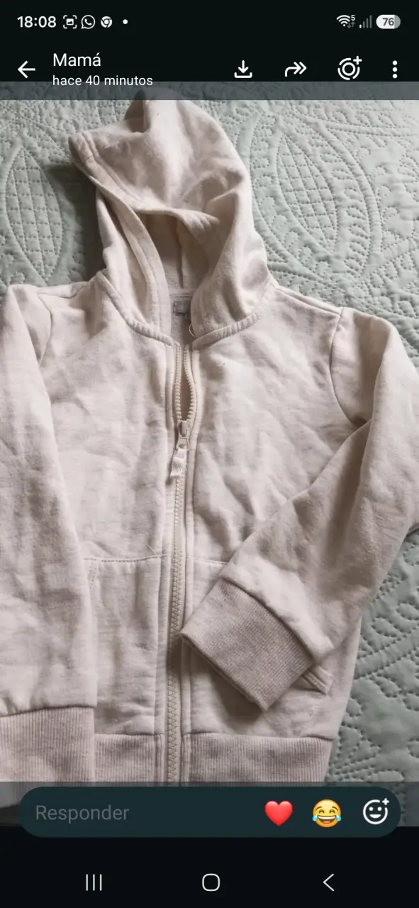 Polerón con capucha para niños color beige
