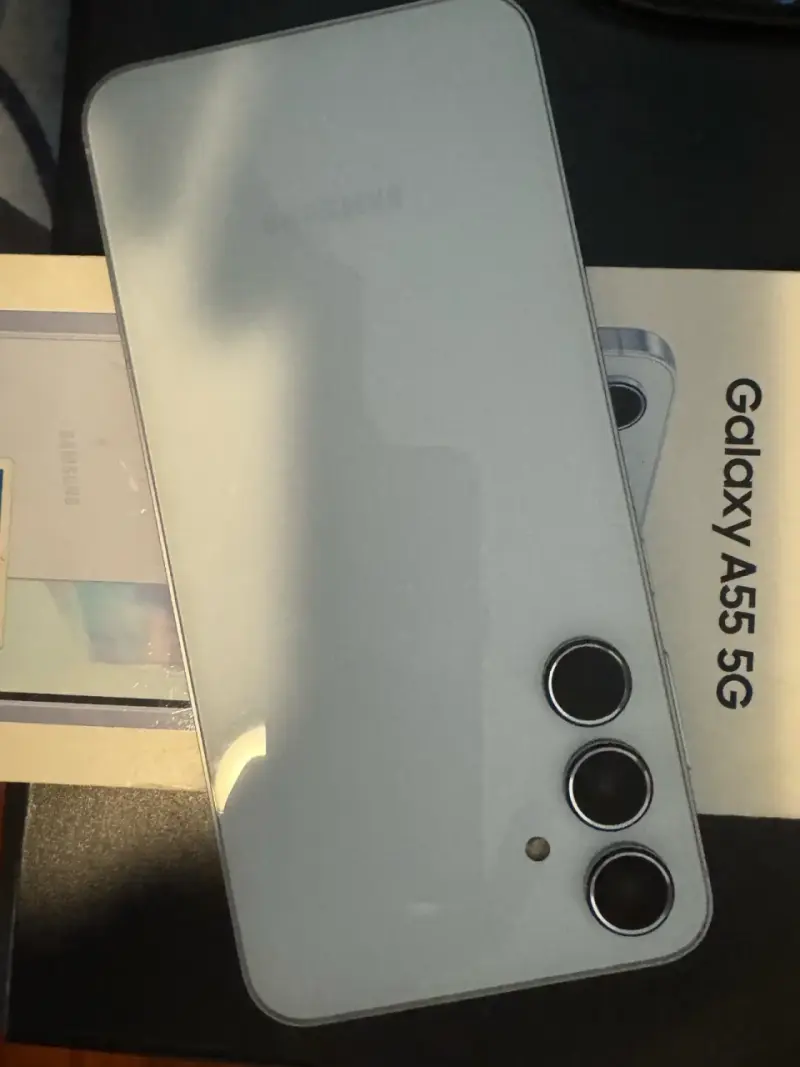 Samsung Galaxy A55 5G Blanco en Buen Estado - 2