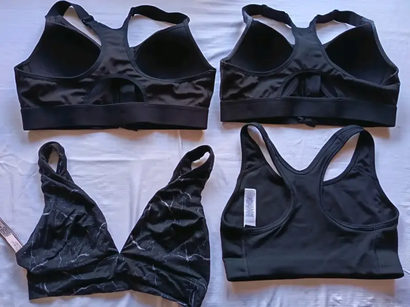 Conjunto de sostenes deportivos negros para mujer