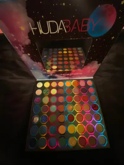 Paleta de Sombras HudaBaby Nebula 56 Colores - miniatura 1