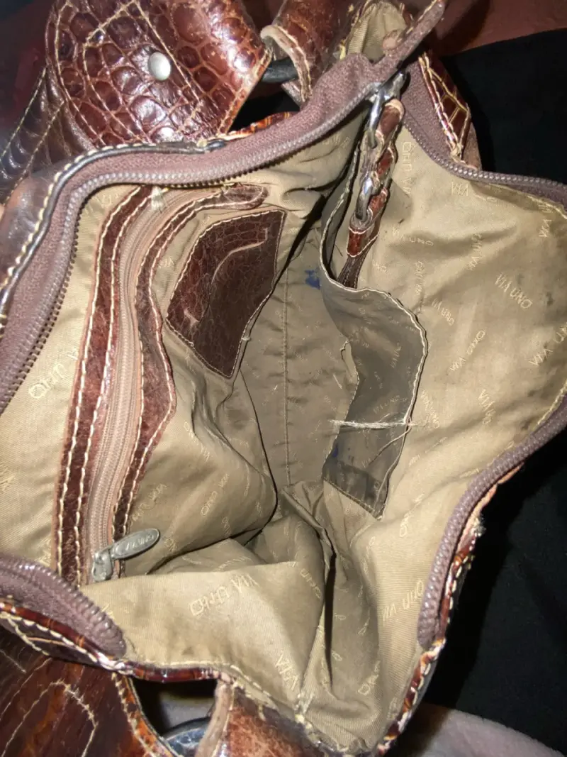 Bolso de cuero marrón Via Uno con detalles en relieve - 4