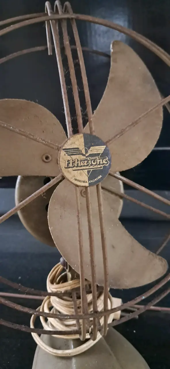 Ventilador vintage de metal marca Herzone - 2