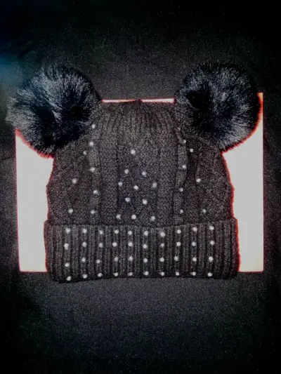 Gorro de lana negro con pompones y perlas - miniatura 1