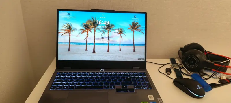 Laptop Lenovo LOQ con Intel Core i5 y NVIDIA RTX - 2