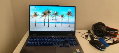 Laptop Lenovo LOQ con Intel Core i5 y NVIDIA RTX - miniatura 2