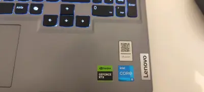 Laptop Lenovo LOQ con Intel Core i5 y NVIDIA RTX - miniatura 4