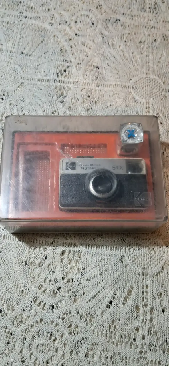 Cámara Kodak Instamatic 54X con caja original - 1
