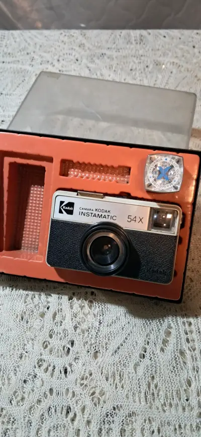 Cámara Kodak Instamatic 54X con caja original - miniatura 2