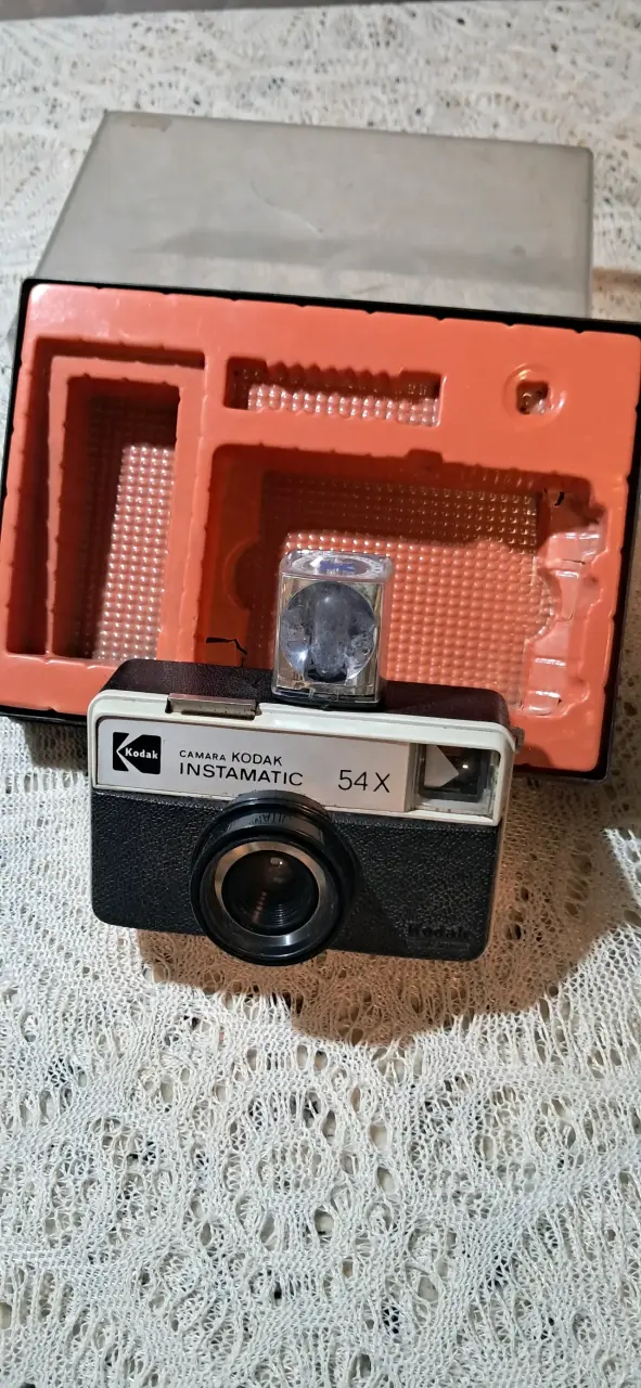 Cámara Kodak Instamatic 54X con caja original - 4