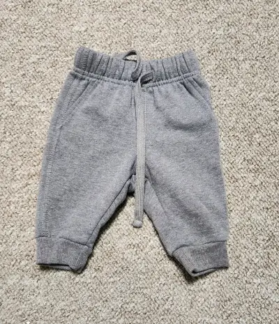 Pantalones de bebé estampados y lisos - miniatura 2