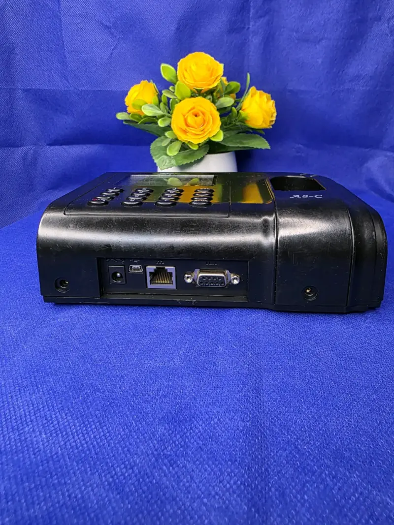 Terminal biométrico ZKTeco A8-C para control de acceso - 2