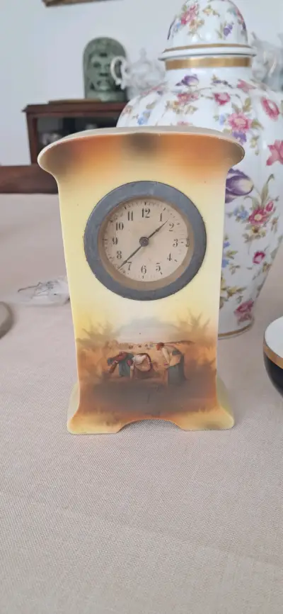 Reloj de mesa aleman vintage con diseño pastoral - miniatura 1