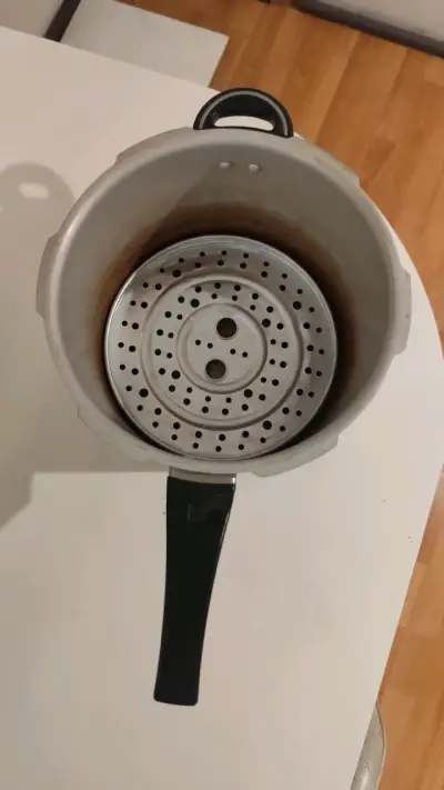 Olla a presión de aluminio con tapa segura - miniatura 2