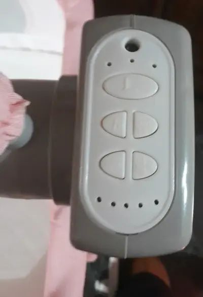 Cuna colecho rosa mecedora electrica  LuBabycas - miniatura 4