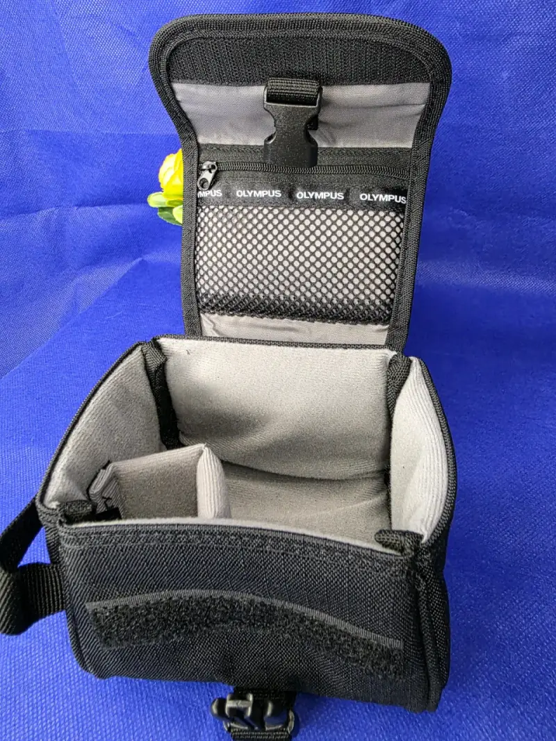 Bolso para cámara Olympus negro 9x9x13 cm - 2