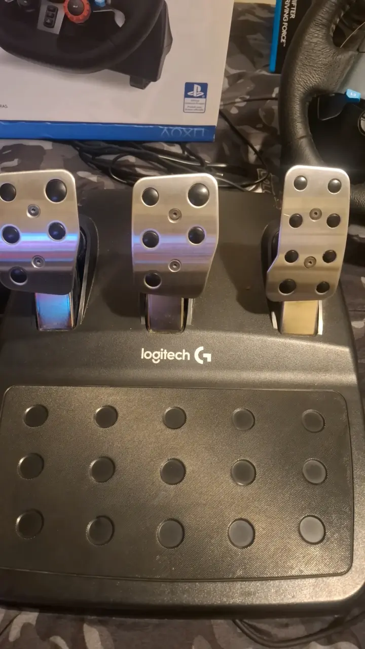 Volante Logitech G29 + Palanca de cambios - 3
