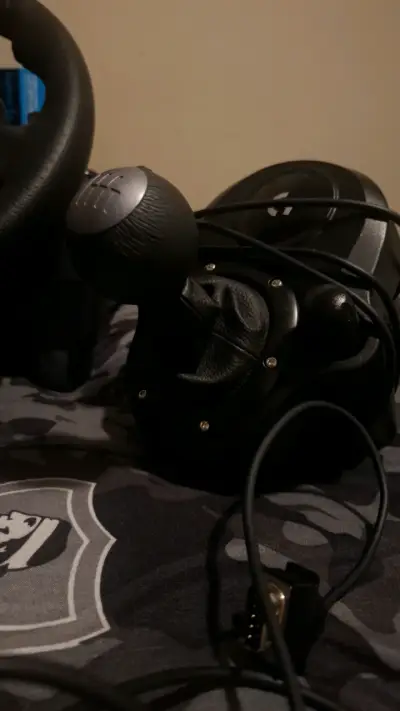 Volante Logitech G29 + Palanca de cambios - miniatura 6