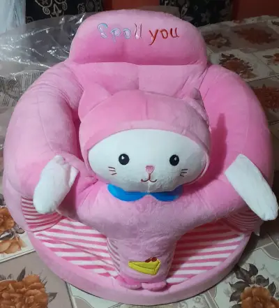 Sillón infantil de peluche rosa con diseño de gato - miniatura 1