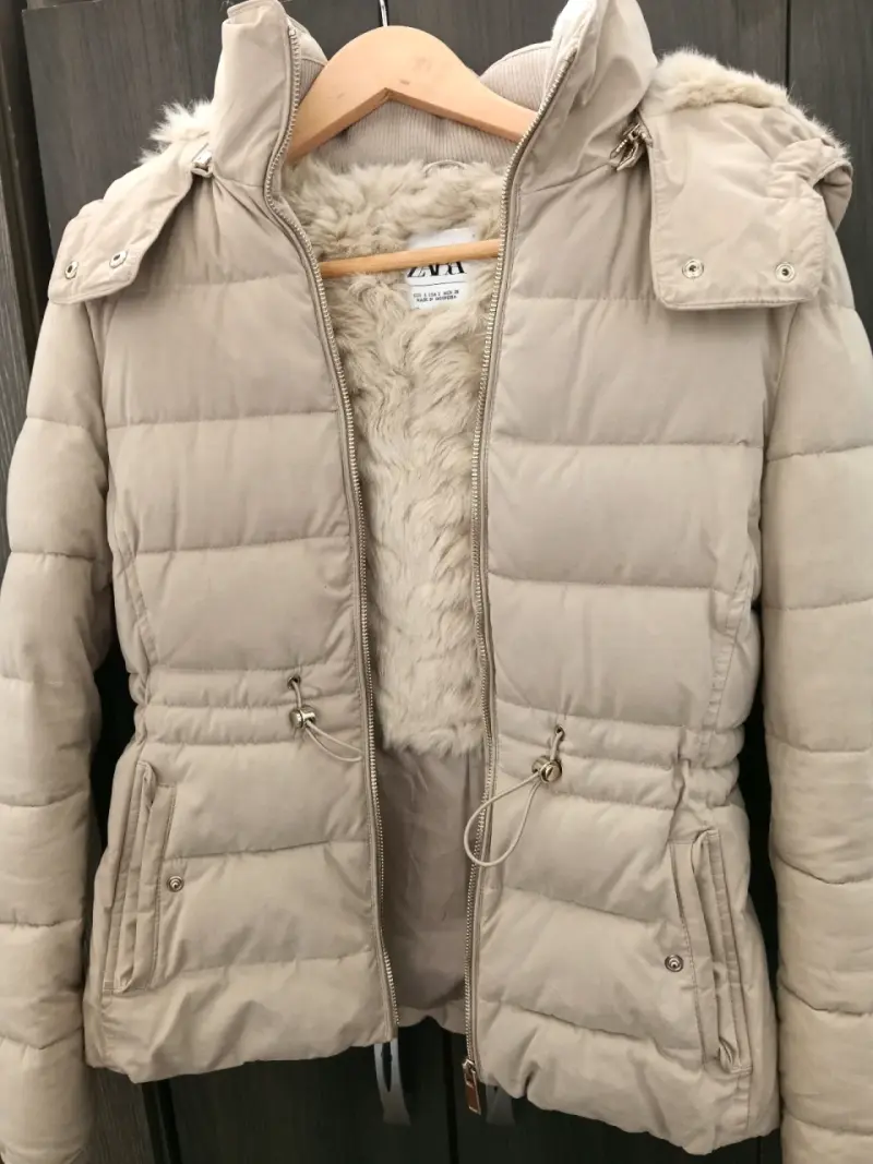 Chaqueta acolchada beige con capucha Zara - 2