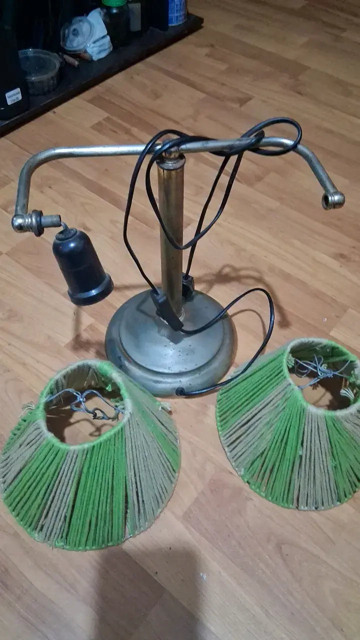 Lámpara de mesa vintage con pantallas de hilo verde - 2