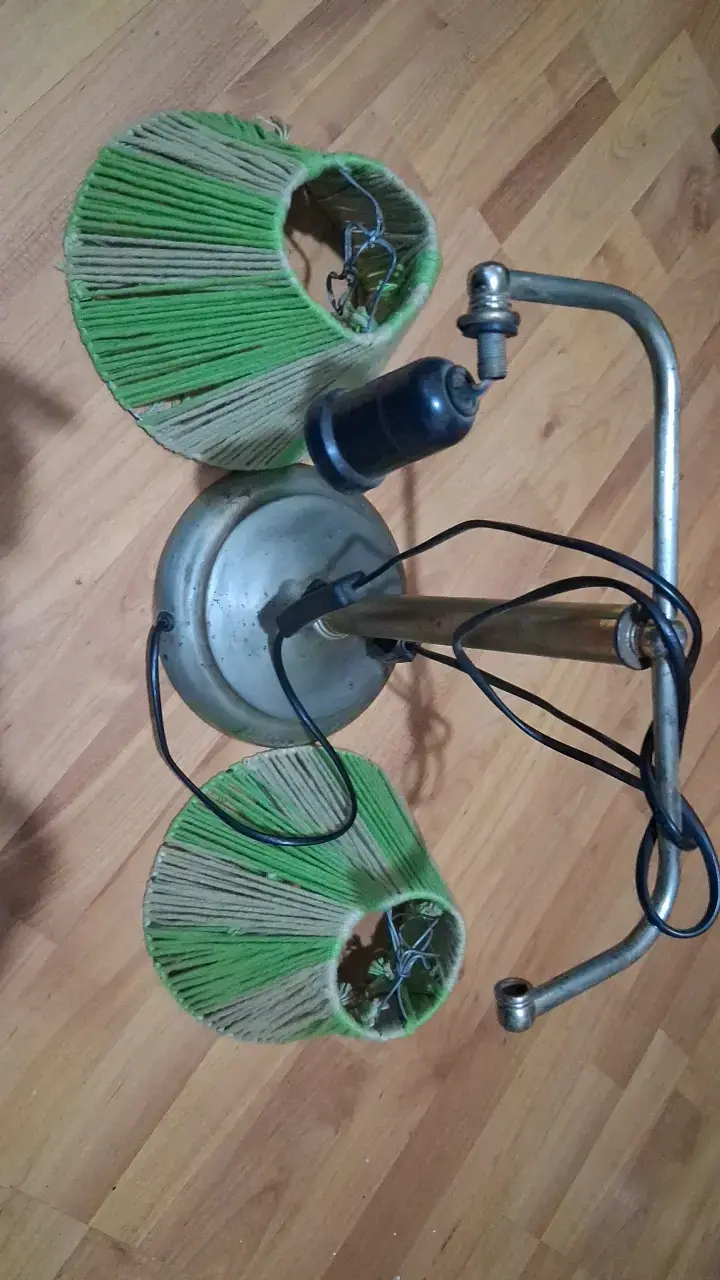Lámpara de mesa vintage con pantallas de hilo verde - 4