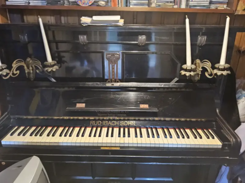 Piano vertical Rud Ibach Sohn en buen estado - 3