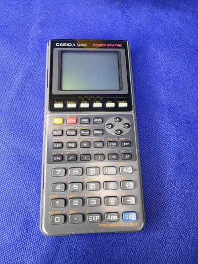 Calculadora gráfica Casio fx-7700GB en buen estado - miniatura 1