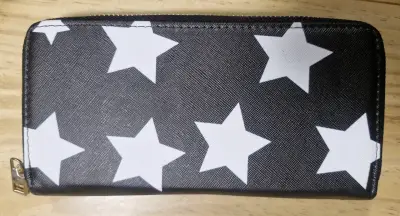 Billetera negra con estrellas blancas - miniatura 1