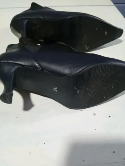 Botines de cuero negro con tacón talla 35 - miniatura 1