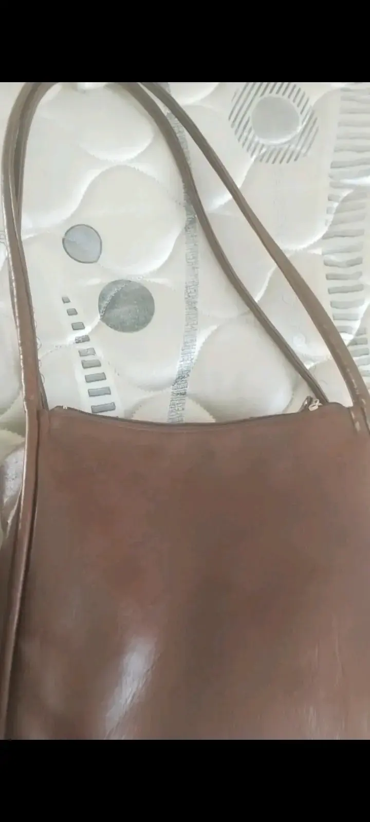 Cartera de cuero marrón con cierre - 1