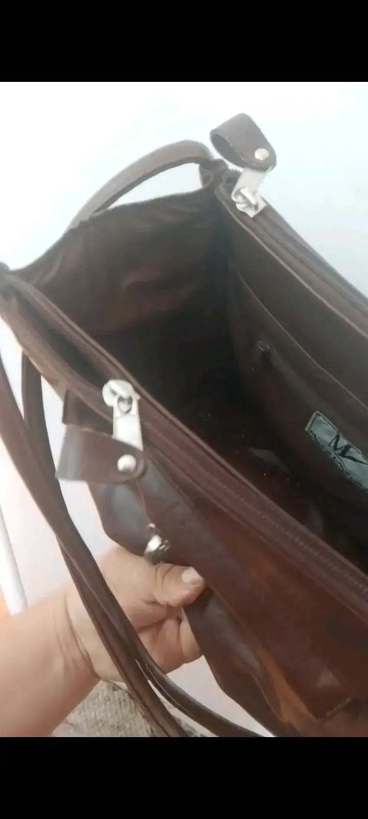 Cartera de cuero marrón con cierre - 4