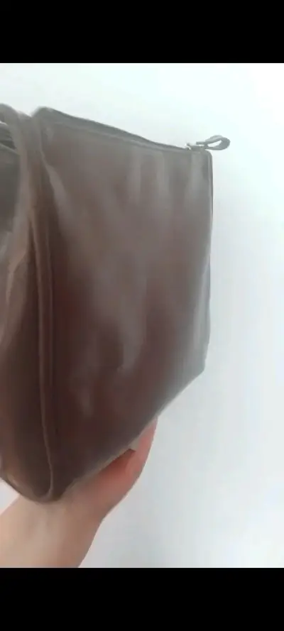 Cartera de cuero marrón con cierre - miniatura 6