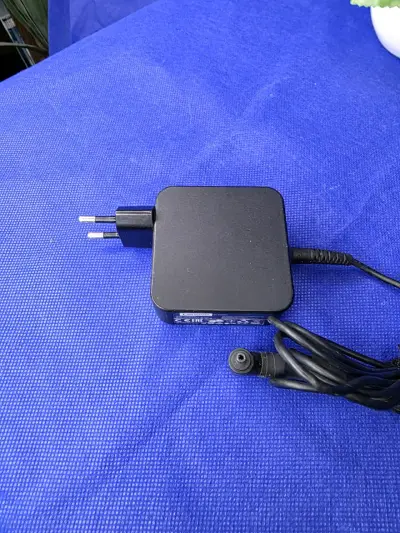 Cargador Lenovo 20V 2.25A para Portátil - miniatura 2