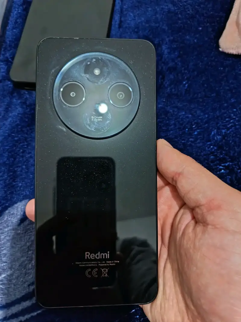 Smartphone Redmi con triple cámara trasera - 3
