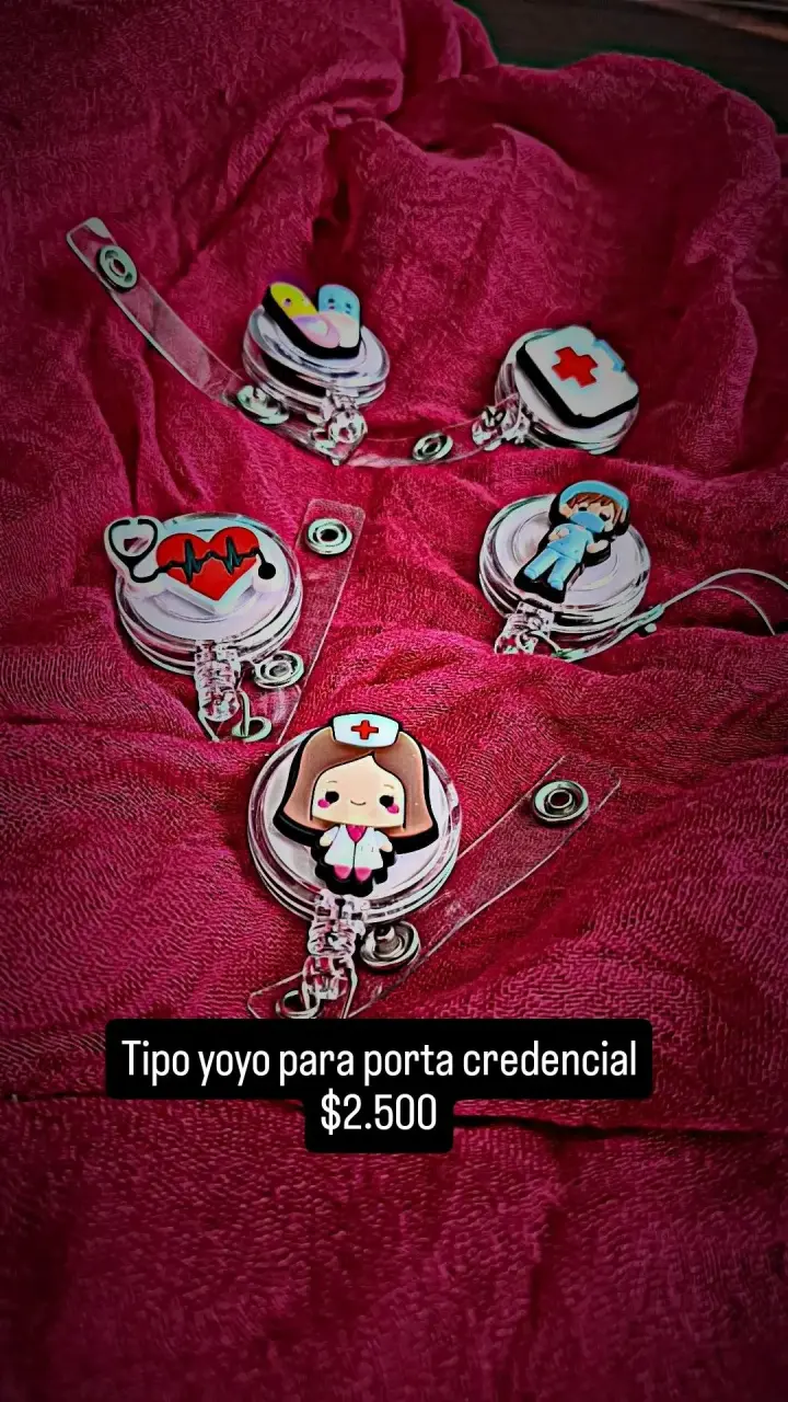Set de llaveros y accesorios médicos divertidos - 3