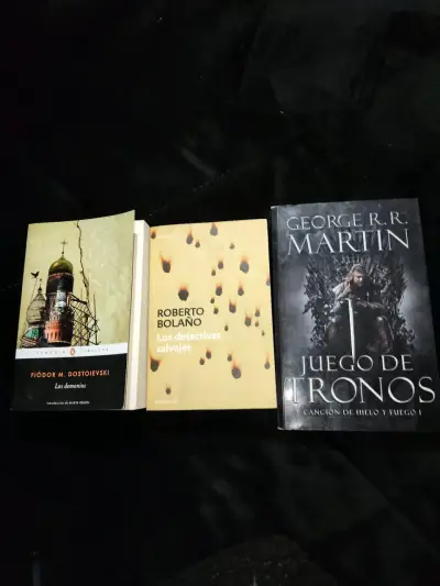 Lote libros, Dostoievski, Bolaño, George rr martin - miniatura 1