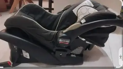 Silla de Auto para Bebé Britax Negra - miniatura 2