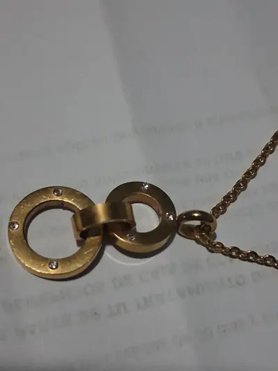 Collar de cadena dorada con colgante circular - miniatura 2