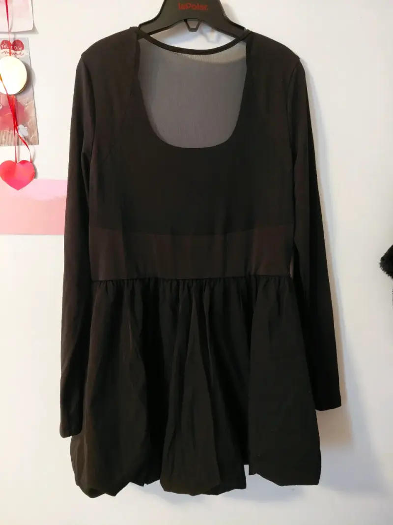 Vestido negro manga larga con escote redondo - 2